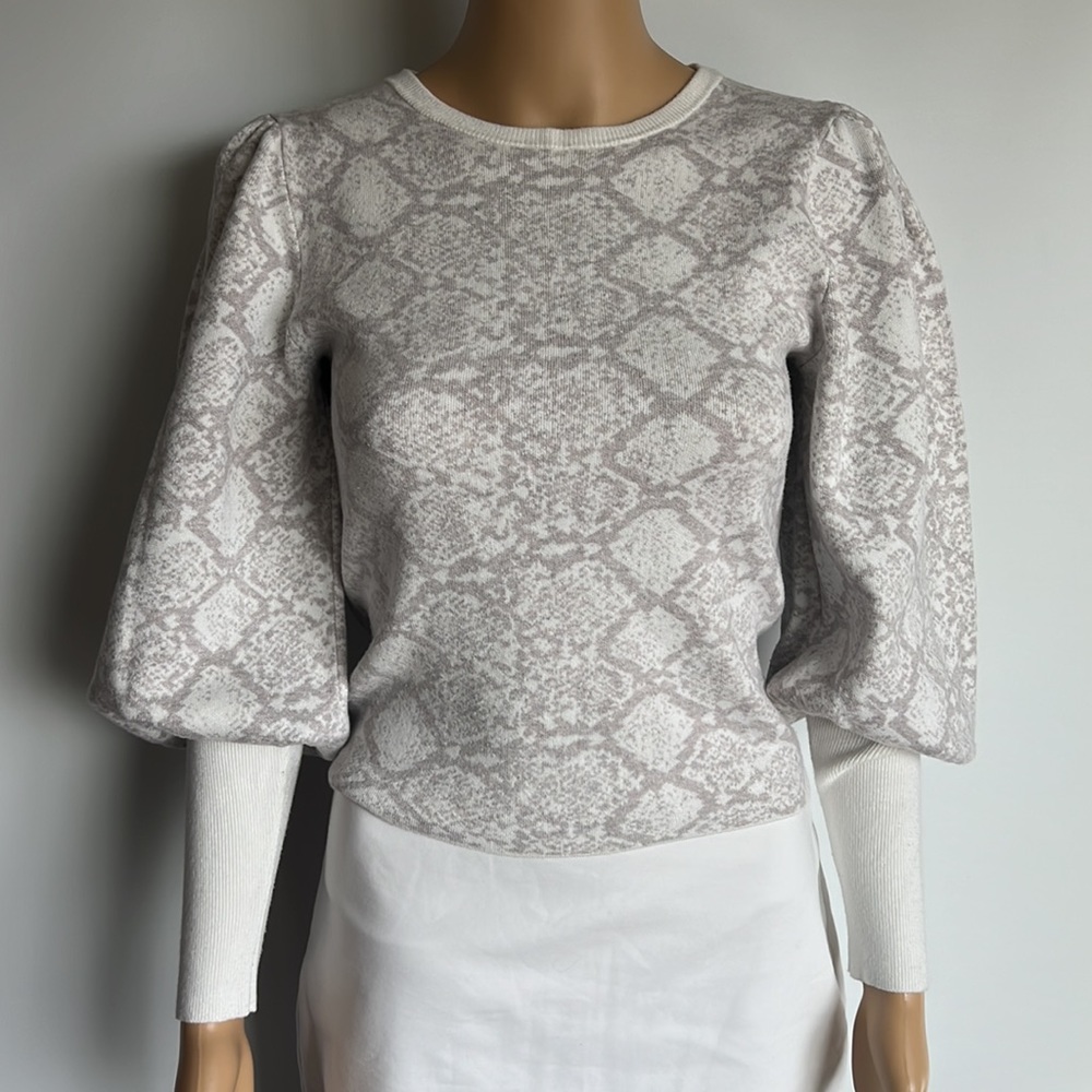 Express White Patterned Sweater - Picture 2 of 10
